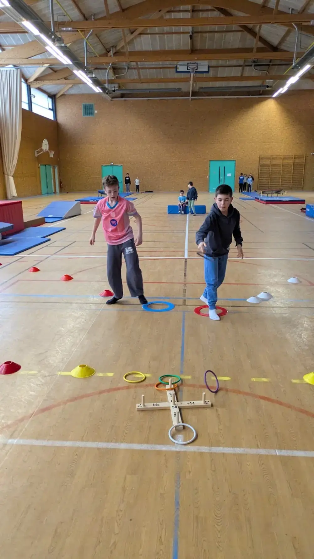 Jeux d'adresse aux anneaux pendant le stage